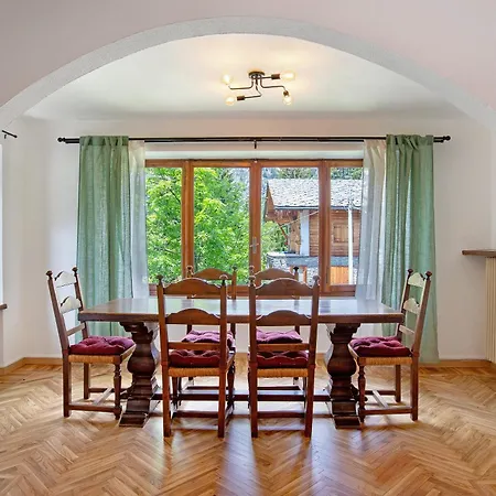 Spazioso A 库马约尔