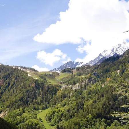 Spazioso A 库马约尔